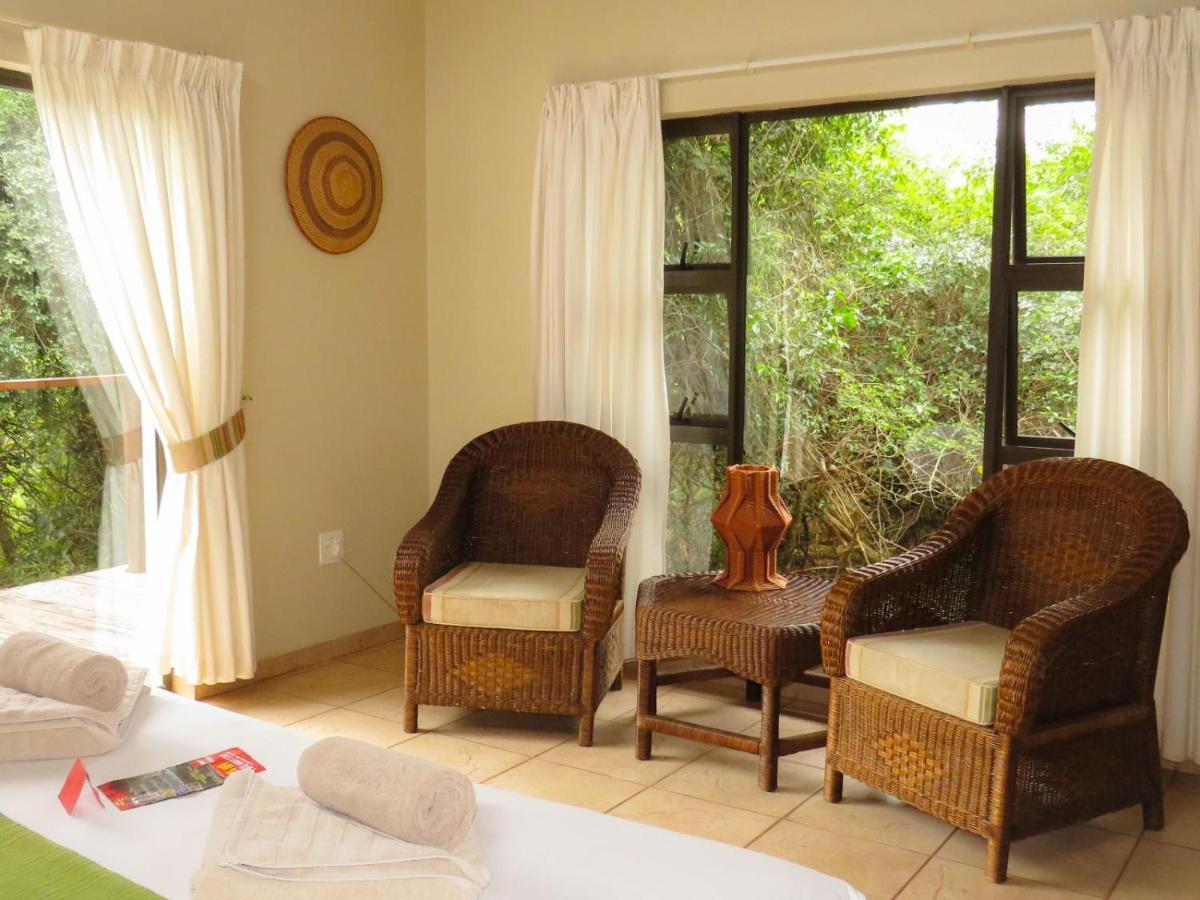 Umkhumbi Lodge Hluhluwe Buitenkant foto
