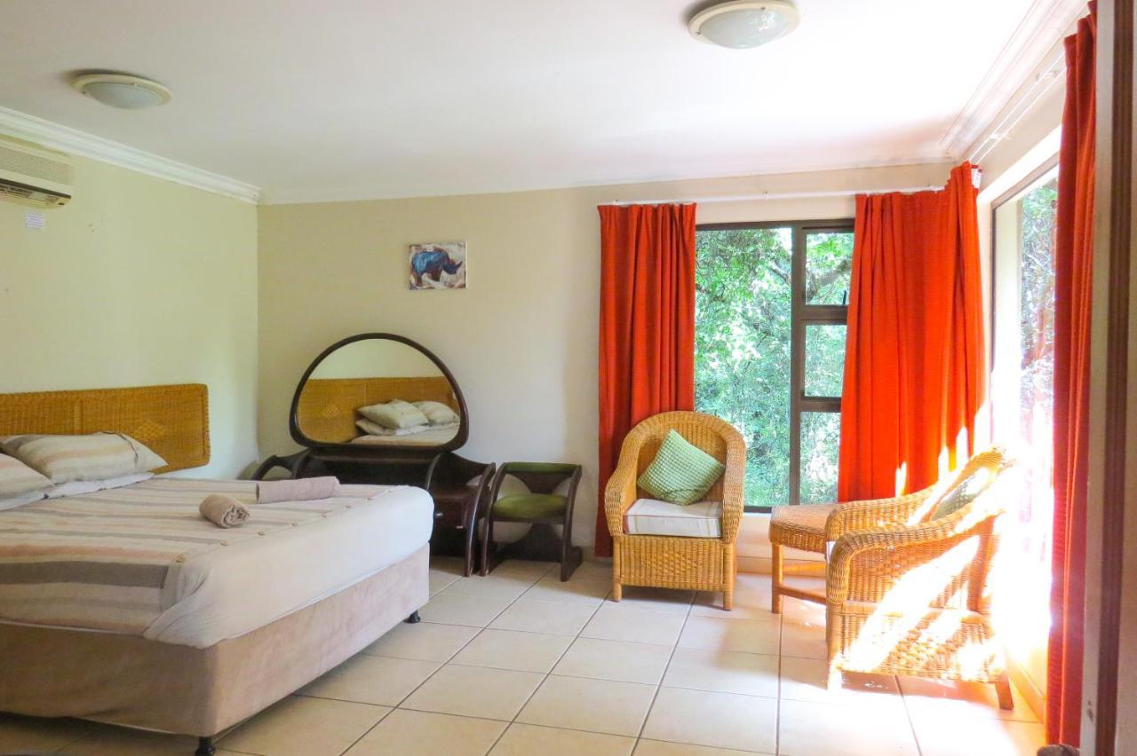 Umkhumbi Lodge Hluhluwe Buitenkant foto