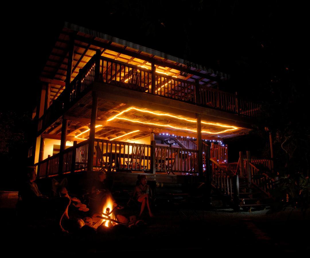 Umkhumbi Lodge Hluhluwe Buitenkant foto