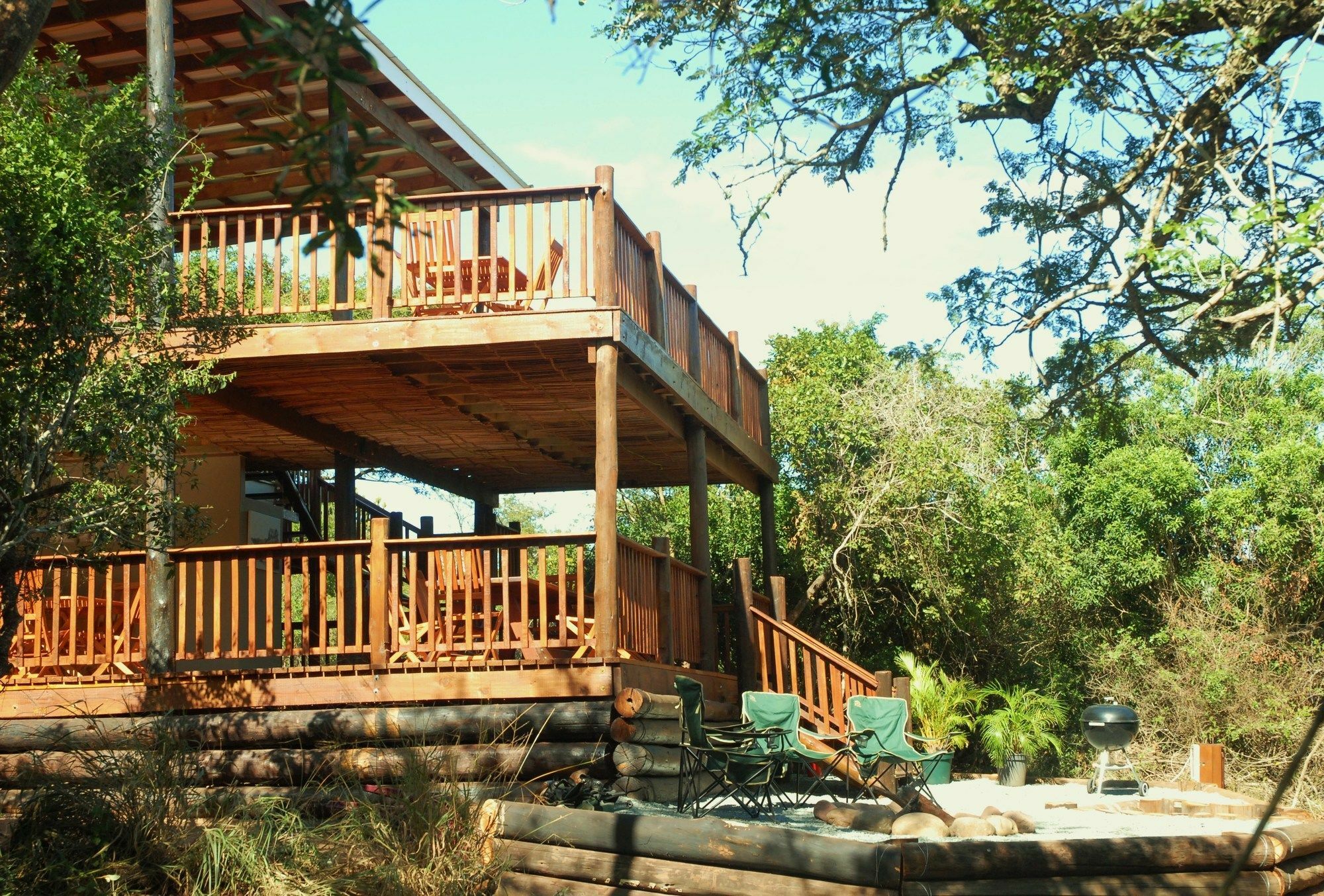 Umkhumbi Lodge Hluhluwe Buitenkant foto