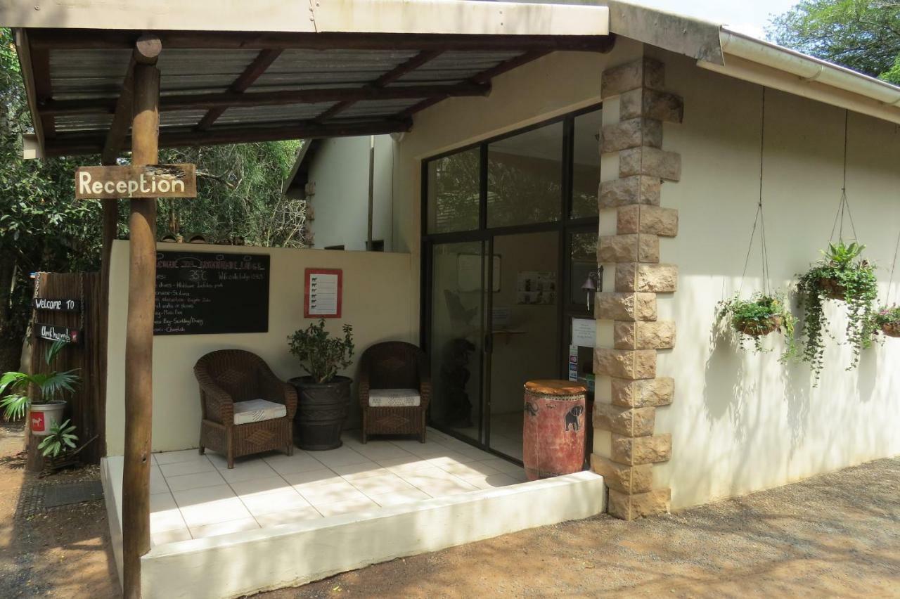 Umkhumbi Lodge Hluhluwe Buitenkant foto