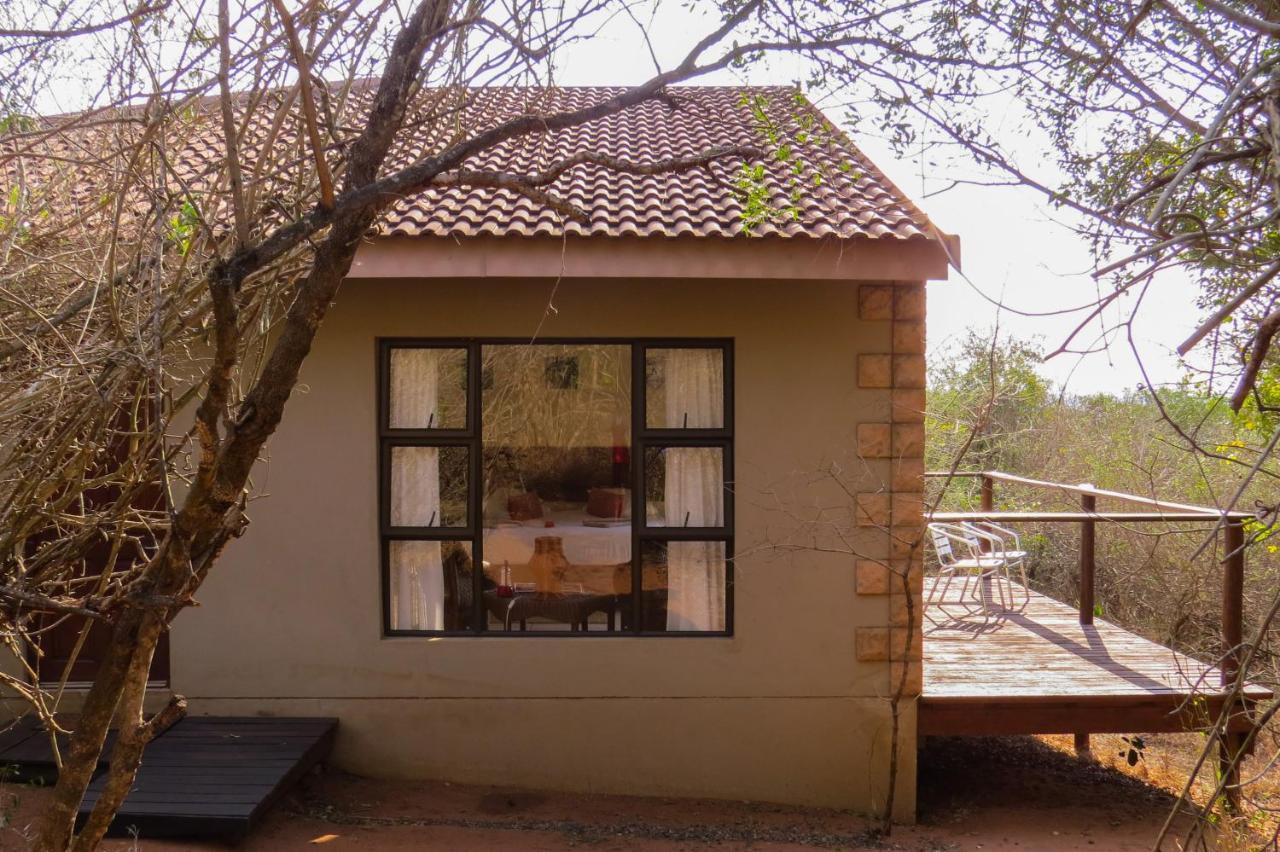 Umkhumbi Lodge Hluhluwe Buitenkant foto